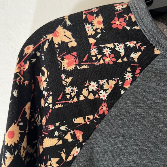 🛍 2/$15 Lularoe Randy - Picture 2 of 5